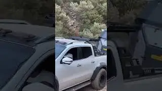Mercedes Benz xclass OffRoad subindo montanha