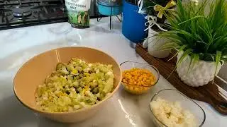 Салат с крабовыми палочками.