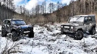 Нива vs УАЗ ( Оба на ВОЕННЫХ МОСТАХ )