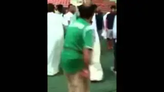 سدد له المغولي وهو يرقص- keek