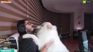 (KENDİNE MÜZİSYEN) ELSA KAMERAYI DÜŞÜRÜYOR :))