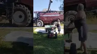 ВЫГРУЖАЕМ ЗЕРНО🚜🌾