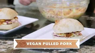 VEGAN PULLED PORK with JACKFRUIT?! YES and it's SO GOOD!