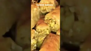 Турецкая пахлава, сочна внутри , хрустящая снаружи. А вы моете орехи перед употреблением?