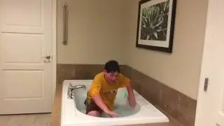TRYING A BATH BOMB! (GONE WRONG)