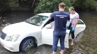 Автомобиль в реке, в котором были два человека - следователи выясняют все обстоятельства ЧП