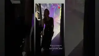 Очаровательная ведущая Любовь Володина не могла устоять под зажигательную песню Алексея Петрухина