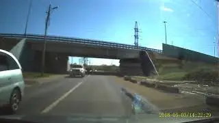 03 05 18 Бородки Дед на дороге