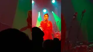 Jessie Ware sweet talk at Belly Up