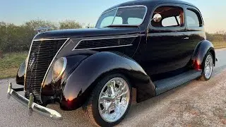 1937 Ford Deluxe Tudor Sedan 