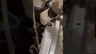 Как поменять пружину капота Ваз 2114
