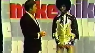 Sly Stone co-hosts The Mike Douglas Show "Loose Booty" + interview 7/18/74