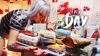FAMILY SHOPPING/ COOKING SALAD WITH PISTACHIOS