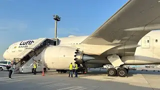 Lufthansa Boeing 787-9 Dreamliner landing at Frankfurt Intl. Airport