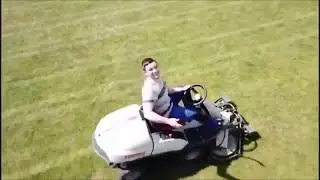 Der Moment wenn Mo den Rasen mäht und plötzlich Schnupftabak kommt.