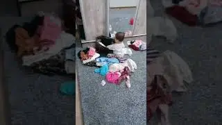 qizim kiyimlarini yoymoqda😄🥰