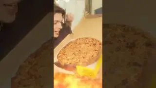 я заказал самую нелепую пиццу