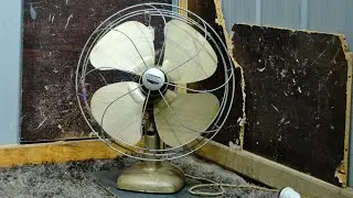 Smash Vintage Frost 16" Desk Fan
