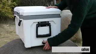 Ultra light hard cooler