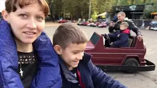 Прогулка по парку военной техники