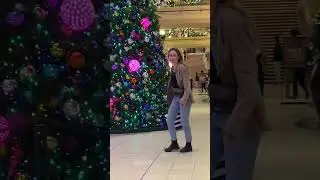 Rating Random Strangers' Model Walks In Public Part 11 😭👠