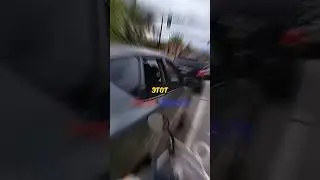 Этот байкер переборщил с ответной реакцией.. 🤔
