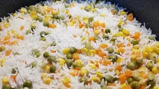 Fried rice with vegetables.