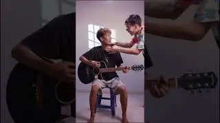 ကွ ကိုယ် သီချင်းဆိုနေတာလေကွာ.......