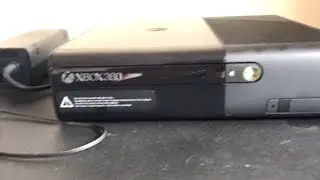Xbox 360 makes really loud noise when I put game in