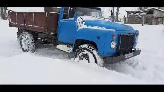 Газ 53.СУПЕР ПРОХОДИМОСТЬ  Толкая снег бампером !  Редуктор от Газ 66!
