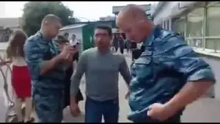 Московские уличные торговцы проявляют агрессию в отношении полиции