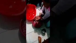 Hari pertama dede adel mandi bersama tante yupi cantik.....
