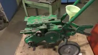 Changing the oil in the Mole gearbox