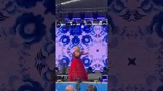 Красавица спела всем залом! С душой, да по-русски! Гуляет ВСЯ 