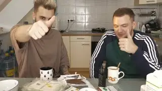 Юлик ведëт себя как маленькая девочка