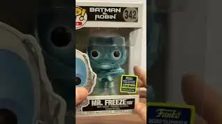 Фигурка Funko Pop Batman & Robin - Mr. Freeze Translucent Glitter (2020 Summer Convention Exclusive)