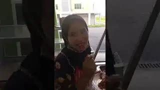 puteri cara ambil makanan dengan keayuan
