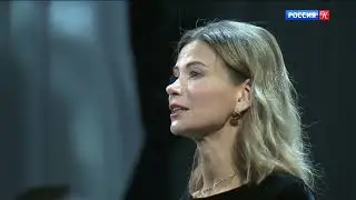 Вековой юбилей в Театре Моссовета отметили постановкой об истории труппы