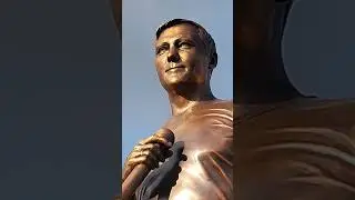 Поклонники на могиле Юрия Шатунова в его 50 летие