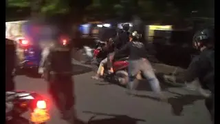 Menegangkan! Aksi Polisi Sikat Bocah-bocah Tawuran - 86