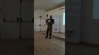 המפקד חיים רייכמן מדבר על הרצאת סדר פנימי חדש