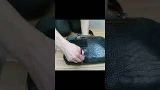 Покраска кожаной сумки, проникающим красителем для кожи.