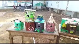 बच्चों ने  गोरेया के संरक्षण के लिए ढेर सारे घर बनाए।