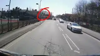 WOW THAT WAS A CLOSE ONE...TWICE!! || LORRY LOADER CRANE / HIAB DELIVERY
