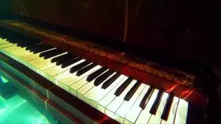 Trecho de Velho Piano, poema de "Ruído Branco"