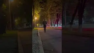 Crossdresser гуляет по городу