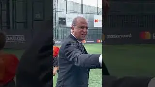 Terim, sarı-kırmızı tişörtleri görünce espriyi patlattı: Çok dikkat çekiyorsunuz #galatasaray