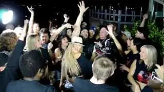Family Compact- Behind the Scenes of Atmosphere