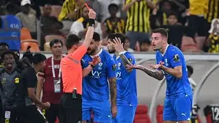 لقطة #طرد #سافيتش🔥😱 لاعب #الهلال  بعد التدخل القوي على لاعب #الاتحاد  😨.🚨 #كاس_الملك_سلمان