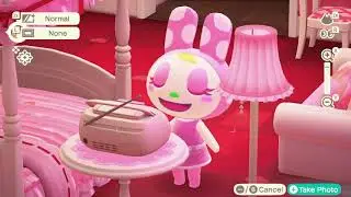 Chrissy sings to Bubblegum K.K. then eats a sandwich afterwards